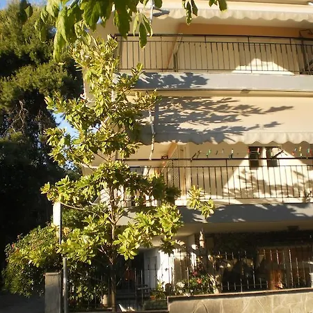 Apartament Zavrakli